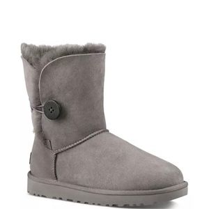 UGG Women’s Bailey Button Sheepskin BootiesSize 6